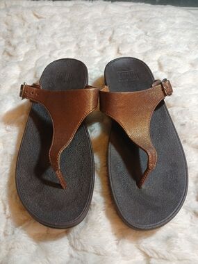 FitFlop Lulu Skinny Deluxe Womens Size 10 Bronze Flip Flop Thong Sandals